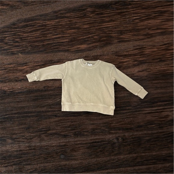 little texan design Other - Little Texan Design
NWT 
Size 6 
Long Sleeve Sweatshirt